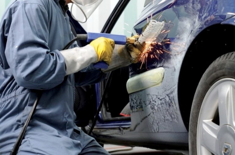 Как оценивается стоимость кузовного ремонта автомобиля?
